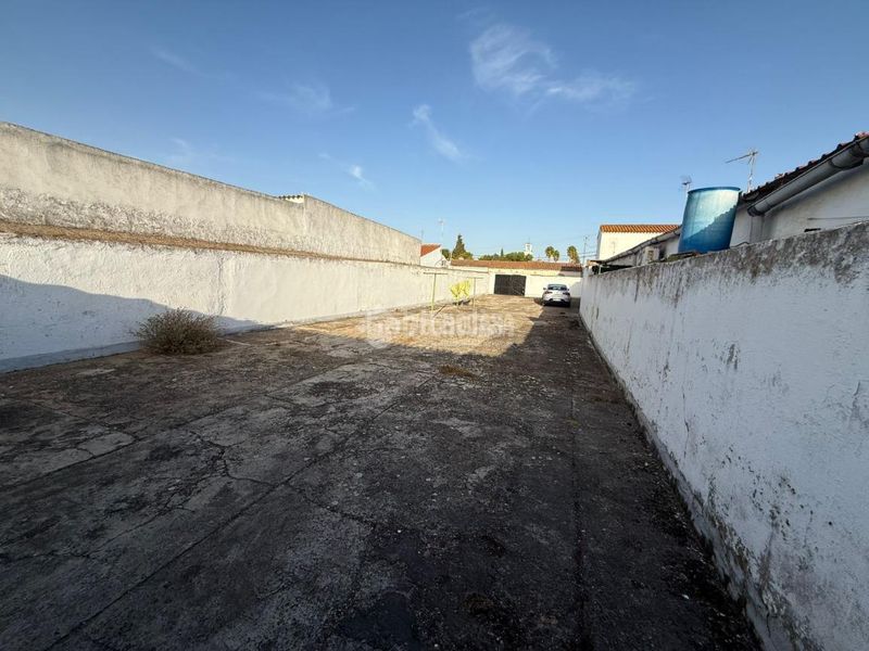 Foto dfe3ae6f-533c-4b40-b837-5c2892768281. Casa aparellada a Golf Guadiana Badajoz