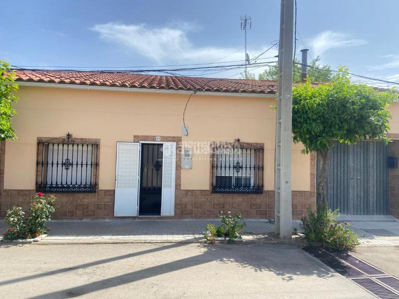 Foto a8675d09-1e0a-4e62-bc3f-faa04d4ba77e. Casa  en venta en la albuera en Albuera (La)