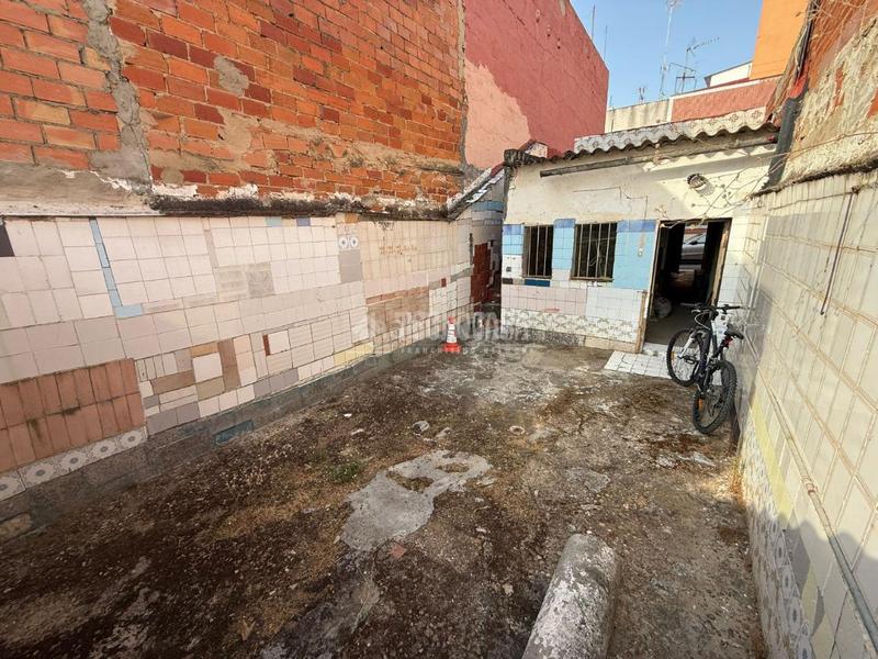 Foto 0b9514b1-4d87-42e4-8bf7-eb33b80a7160. Casa a Ciudad Jardín Badajoz