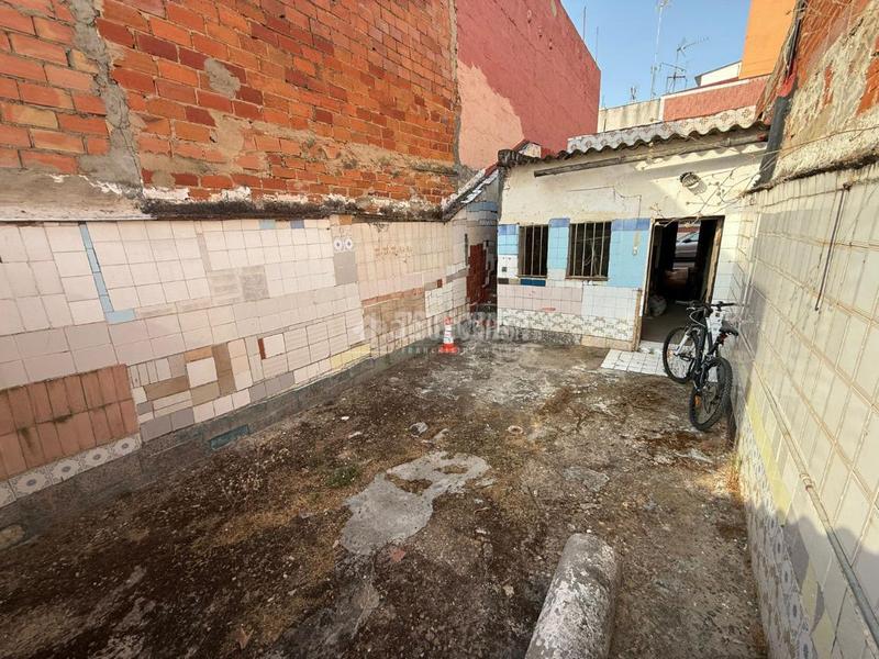 Foto 0eef61e4-5fc1-4acf-9b0c-54584f3b0c77. Casa a Ciudad Jardín Badajoz