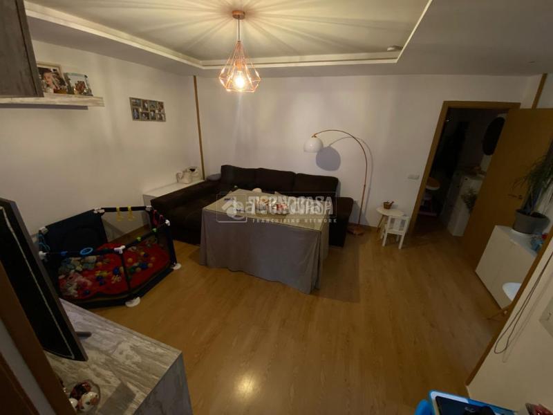 Foto 11553a02-d57c-4471-82c4-b2e64aa49581. Casa aparellada a Ciudad Jardín Badajoz