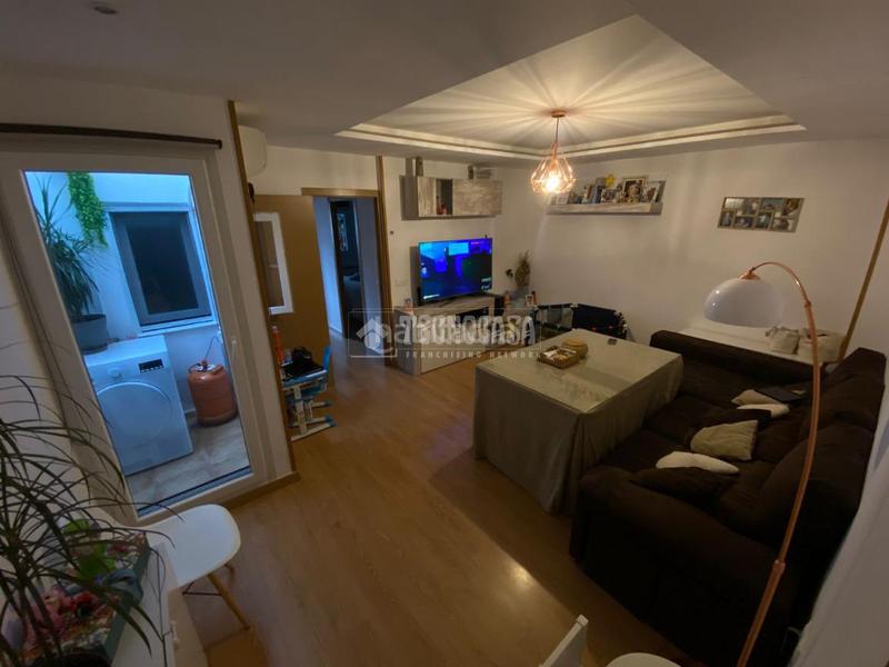 Foto 374e0887-7eeb-4ad4-8411-e08a5aed85b2. Casa aparellada a Ciudad Jardín Badajoz