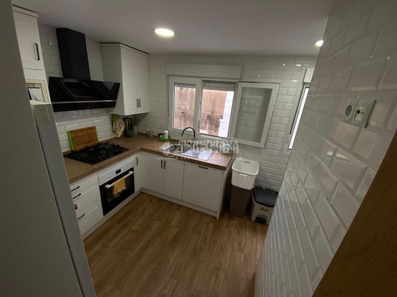 Foto 7ac32d27-a17a-473b-9131-31126921f970. Casa aparellada a Ciudad Jardín Badajoz