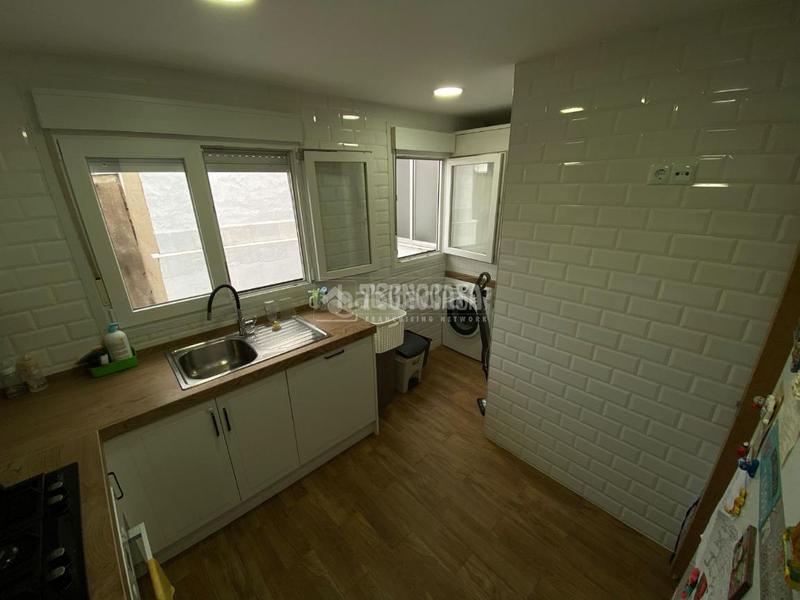 Foto 8d091f0d-9b2e-4c18-a29f-5f4f565c0241. Casa aparellada a Ciudad Jardín Badajoz