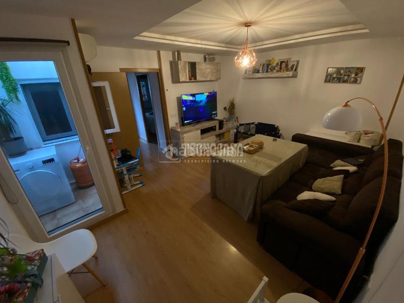 Foto d3997435-6ca8-422c-bc5d-1e25f1f5f3dd. Casa aparellada a Ciudad Jardín Badajoz