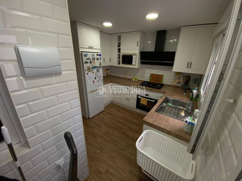 Foto d63e0440-f471-4180-9b08-332edff30a80. Casa aparellada a Ciudad Jardín Badajoz