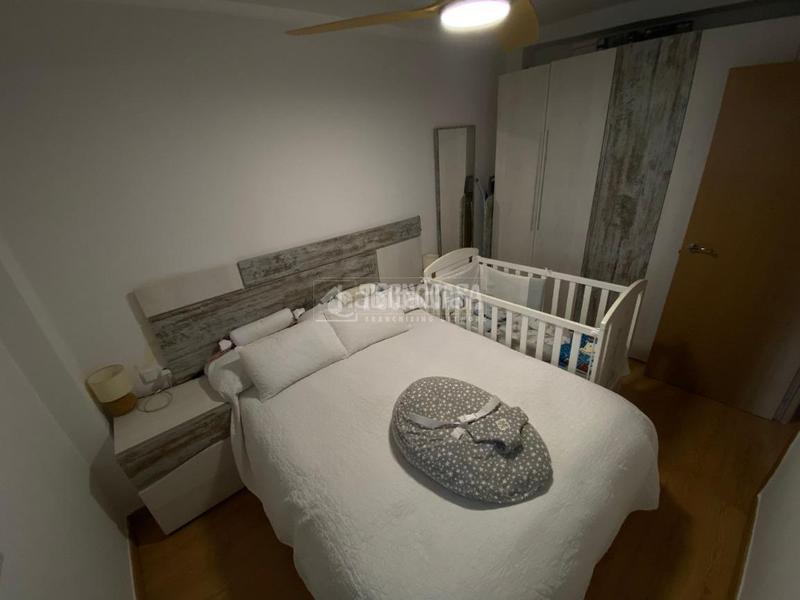 Foto f13cb3aa-ca6d-42eb-a76a-79e88590422a. Casa aparellada a Ciudad Jardín Badajoz