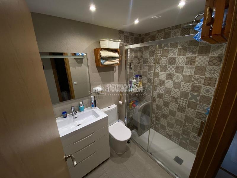 Foto f62140e2-8c8c-4063-8721-91025153d3dd. Casa aparellada a Ciudad Jardín Badajoz