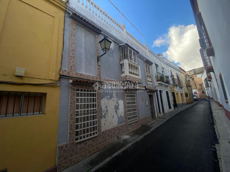 Foto 66279432-f095-45f1-bfba-012860a3b6ac. Casa  en venta en Casco Antiguo Badajoz