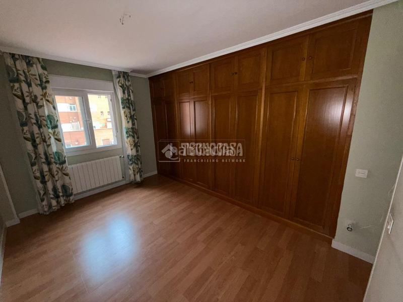 Foto 7d2a84be-2e51-4dea-98ef-2436027be440. Flat with heating in Casco Antiguo Badajoz