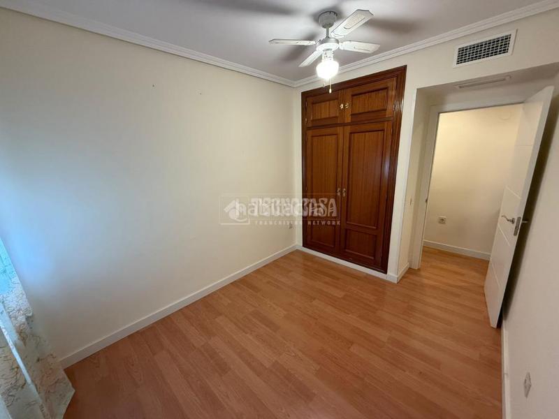 Foto f6fabf65-072c-4fe7-9417-cd6fa4e62656. Flat with heating in Casco Antiguo Badajoz