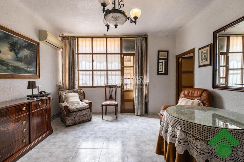 Foto 533fb0d2-173e-4d4c-8d2c-1fd0fdb48632. Casa aparellada amb aparcament a San Ildefonso Granada