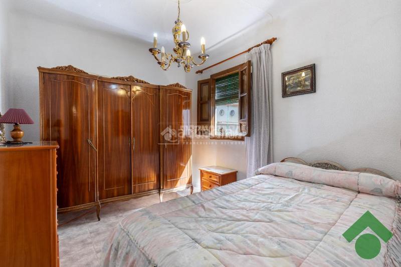 Foto 72abfe0d-fda4-448d-b58c-05010be34b9b. Casa aparellada amb aparcament a San Ildefonso Granada