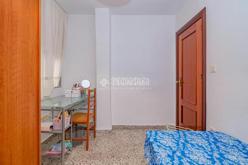 Foto 8f323f62-a4f8-48cd-8934-14cd8c8b9b27. Piso  en venta en Plaza de Toros Granada