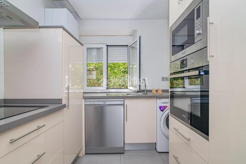Foto b419480f-8db2-4107-acf5-54c6697ebf58. Appartement dans San Ildefonso Granada