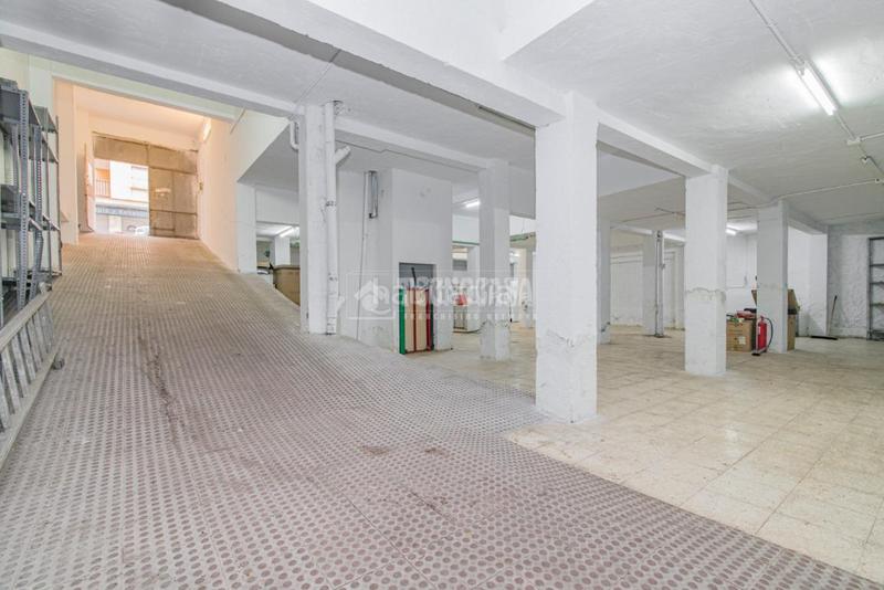 Foto 6145ef0d-a1d8-4934-ba8a-77308ecdd762. Autoparkplatz in Camino de Ronda Granada