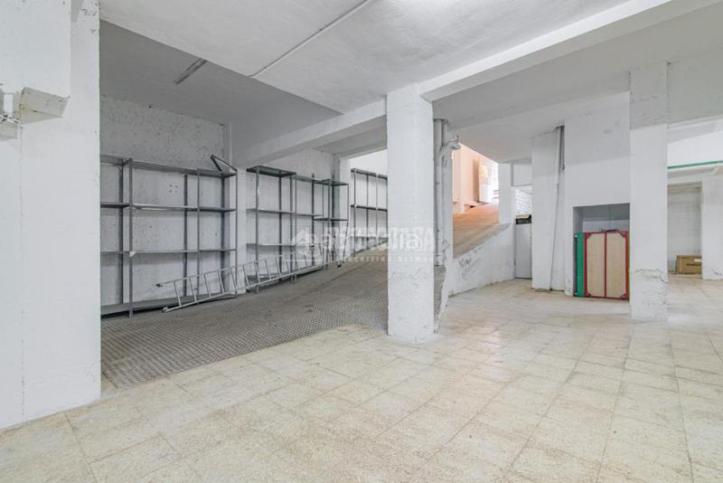 Foto b9bf095e-c5be-46f6-9e79-1551cd1b078e. Autoparkplatz in Camino de Ronda Granada