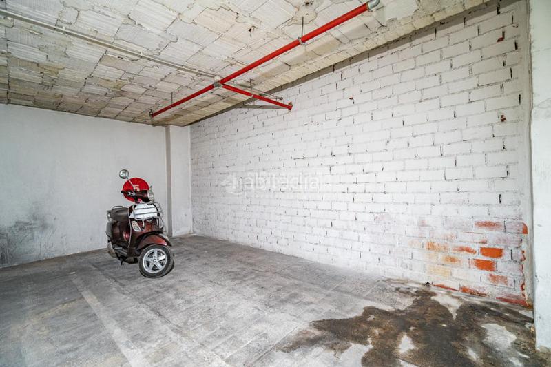 Foto b230d975-2df8-4130-afc0-365b24bd672b. Aparcament cotxe a Plaza de Toros Granada