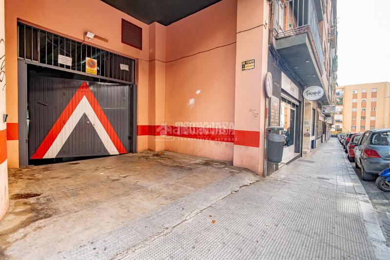 Foto efdd4573-4ceb-4c07-a05e-1339955e74cc. Aparcament cotxe a Plaza de Toros Granada