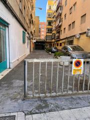 Autoparkplatz in Plaza de Toros. Boxplaza de garaje en venta en granada
