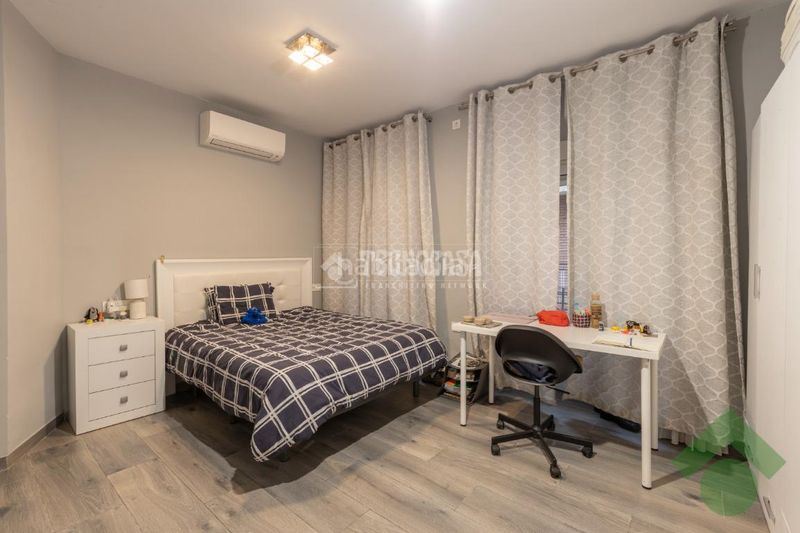 Foto 542a32b3-8a19-422b-b7fb-b928d2a169b8. Casa aparellada a Centro - Sagrario Granada