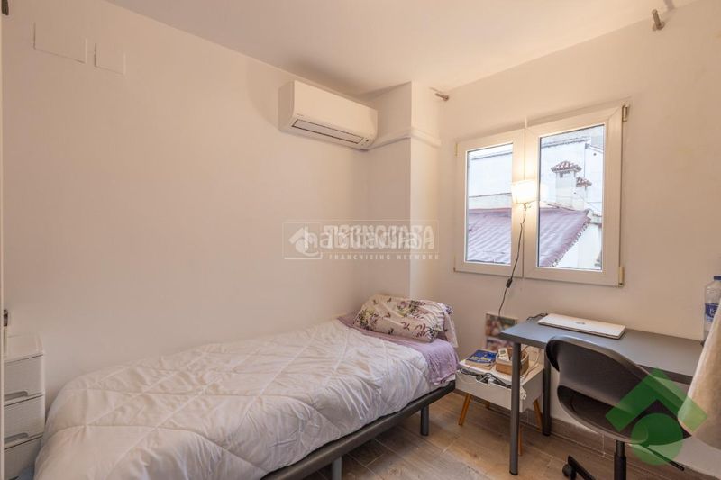 Foto 6e4c0b23-9317-4737-8fd9-3c8ea01e30bb. Casa aparellada a Centro - Sagrario Granada