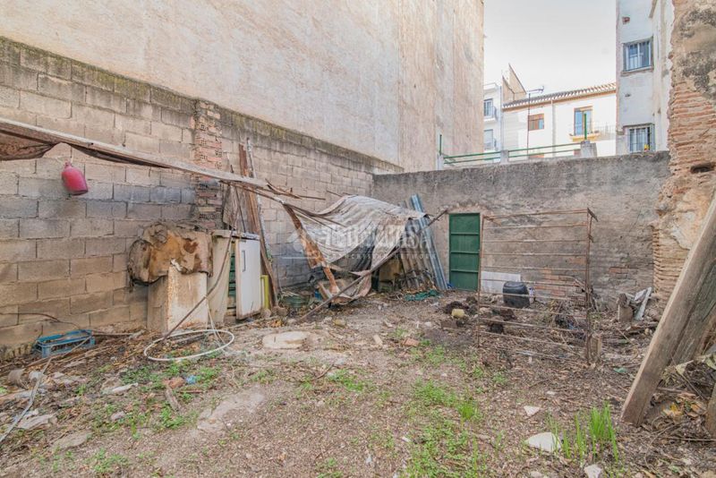 Foto 06e5d46c-b577-45ac-935b-54460554a848. Casa aparellada amb aparcament a San Ildefonso Granada
