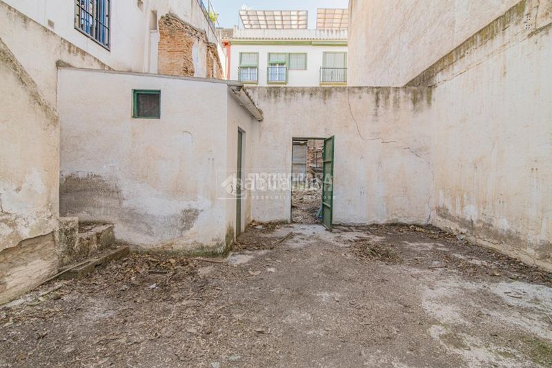 Foto 1ee5a36b-c6dd-4047-a976-8fc33424fe1f. Casa aparellada amb aparcament a San Ildefonso Granada