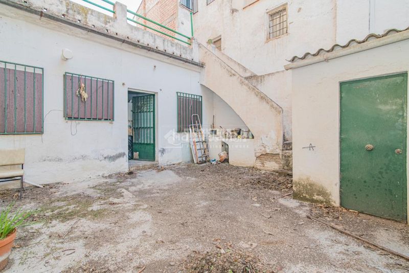 Foto 921fac04-76d8-4373-97c5-f612e6008eff. Casa aparellada amb aparcament a San Ildefonso Granada