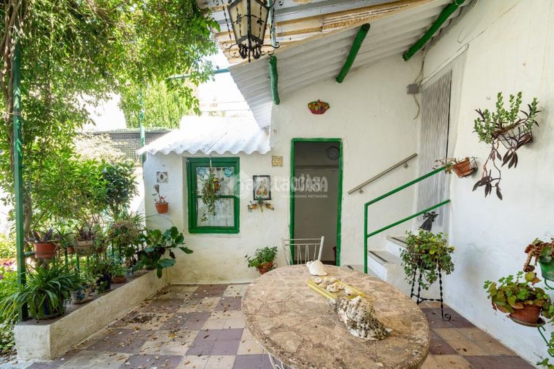 Foto 0c92b99d-03c7-498b-bef1-b4a81c0e8214. Casa aparellada a San Ildefonso Granada
