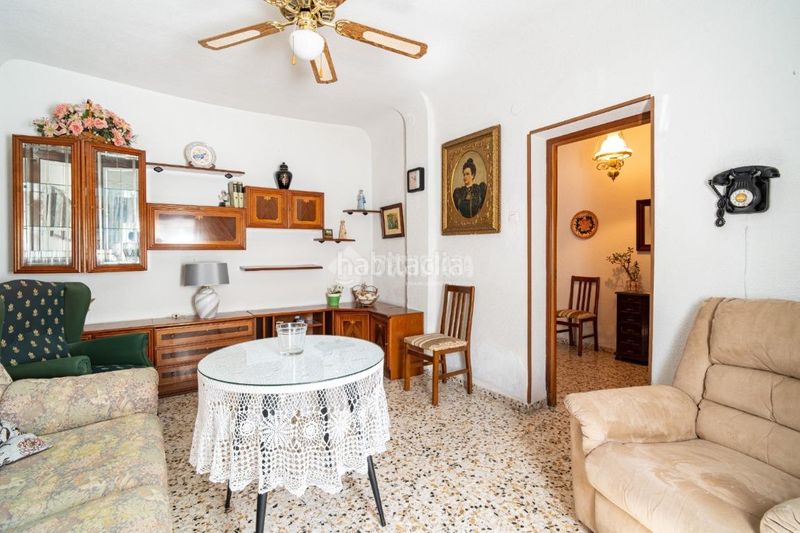 Foto 42f62461-397f-4e0b-956b-0c8af12eb2e2. Casa aparellada a San Ildefonso Granada