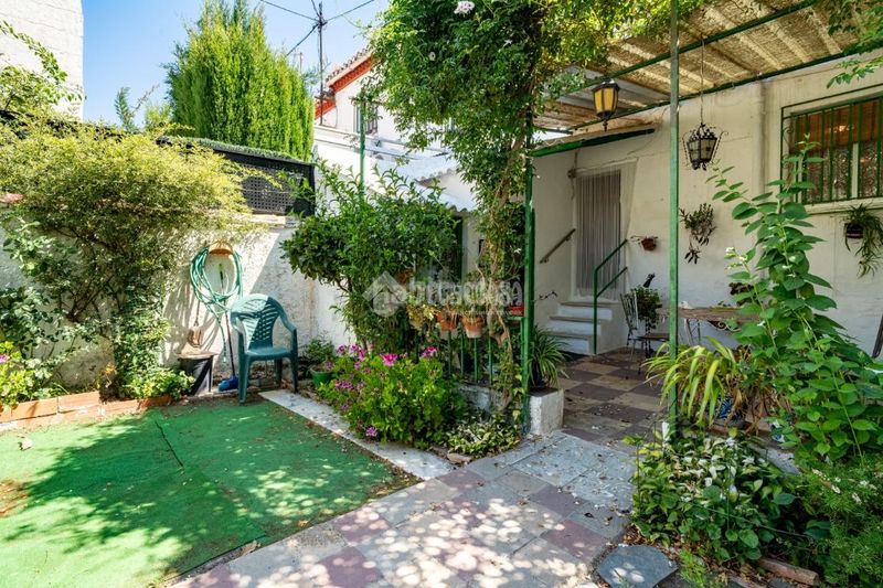 Foto d093c244-deb4-4222-803b-15d8b061ea94. Casa aparellada a San Ildefonso Granada
