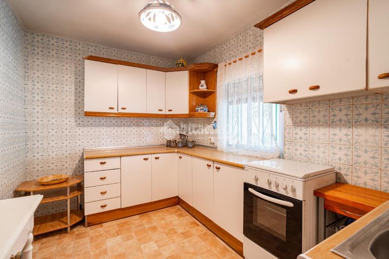 Foto da2a55ce-f7f8-45cb-a703-444daf5b6eb3. Casa aparellada a San Ildefonso Granada