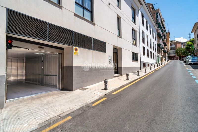 Foto 50cb0f3e-67ac-4643-8911-b06fbb7b3543. Aparcament cotxe a San Ildefonso Granada