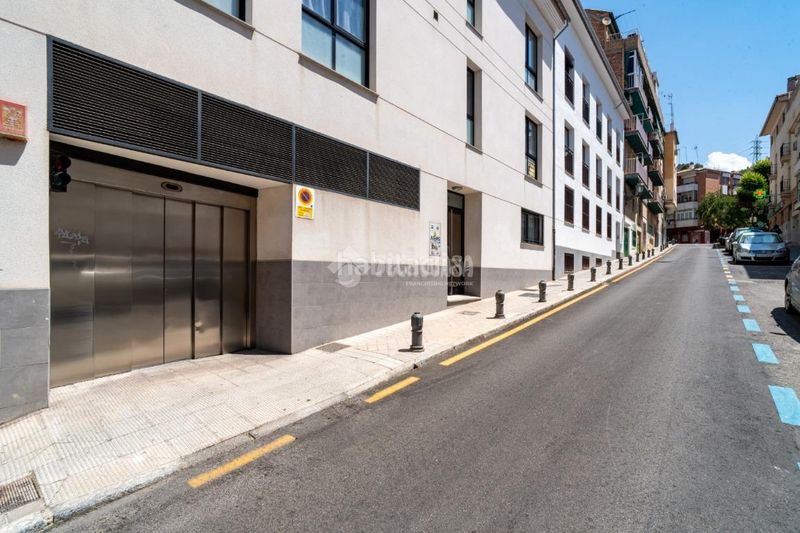 Foto 69a613a4-3138-4650-94a7-6007c4a1d55d. Aparcament cotxe a San Ildefonso Granada