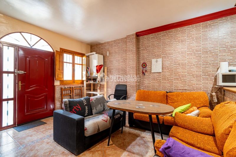 Foto 0e7f73a3-23ee-45f6-87a4-a2464e0c0d13. Casa aparellada a San Ildefonso Granada