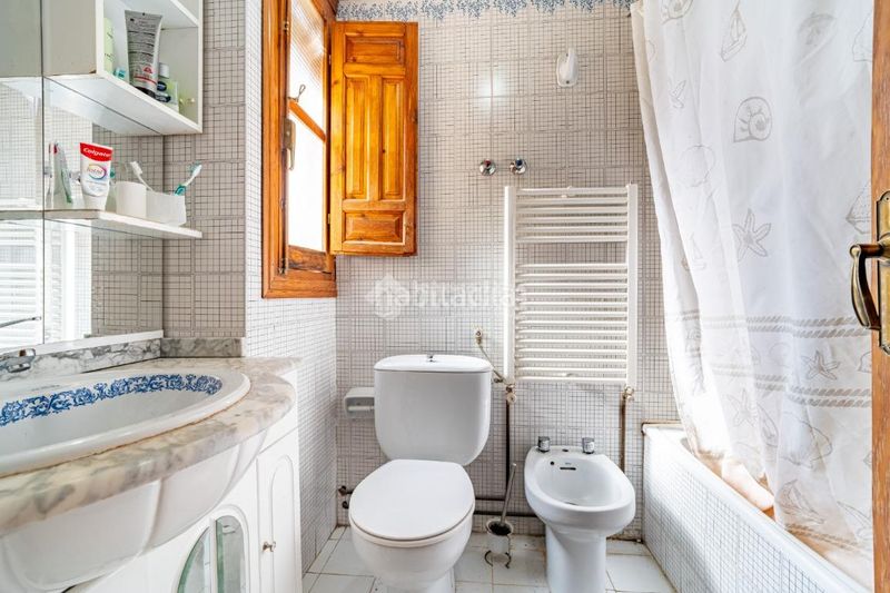 Foto 4106646c-00d3-4f2d-94c6-e242fad6c16f. Casa aparellada a San Ildefonso Granada