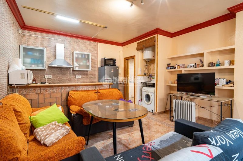 Foto 4eb17978-bd7f-4f7b-9a99-1d32421ca579. Casa aparellada a San Ildefonso Granada