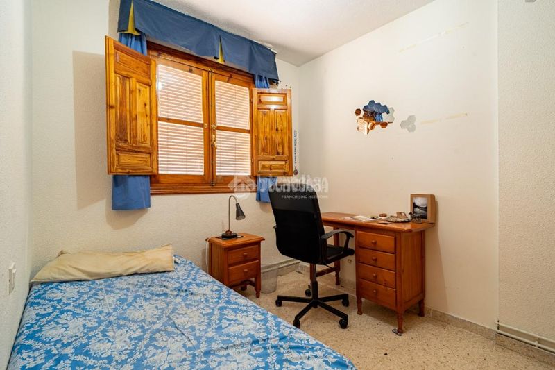 Foto 72348bec-b1e4-42af-8541-3cb1fd9b1f38. Casa aparellada a San Ildefonso Granada