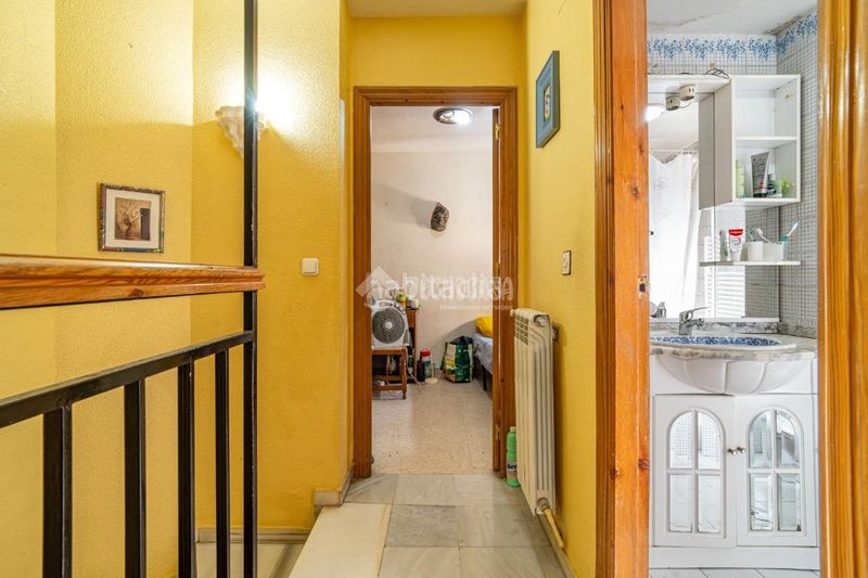Foto 8b68d55d-ec71-49ed-9588-9537808d574b. Casa aparellada a San Ildefonso Granada