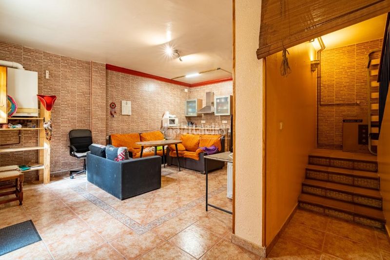 Foto ac1b4235-9285-4e0e-a092-7011c4a569d5. Casa aparellada a San Ildefonso Granada