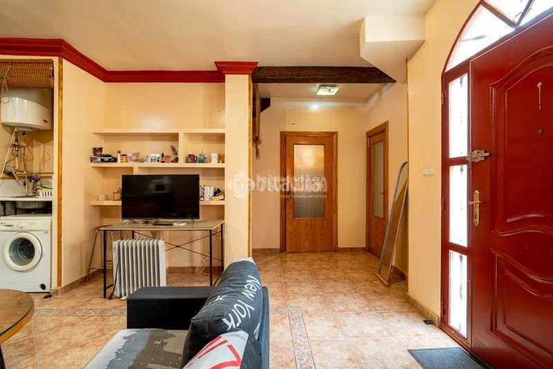 Foto b34c2247-5cdc-4e39-ad35-226571b3af83. Casa aparellada a San Ildefonso Granada