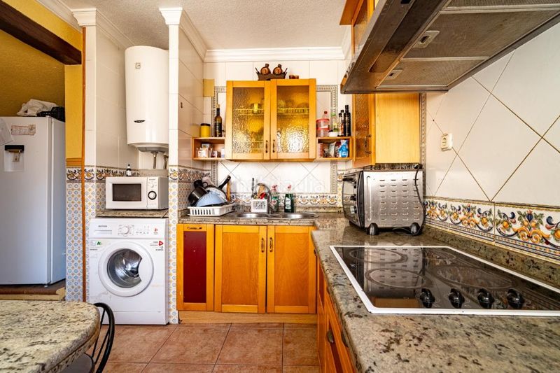 Foto e0dce6b2-06f7-40ae-9b5b-1834847260cb. Casa aparellada a San Ildefonso Granada