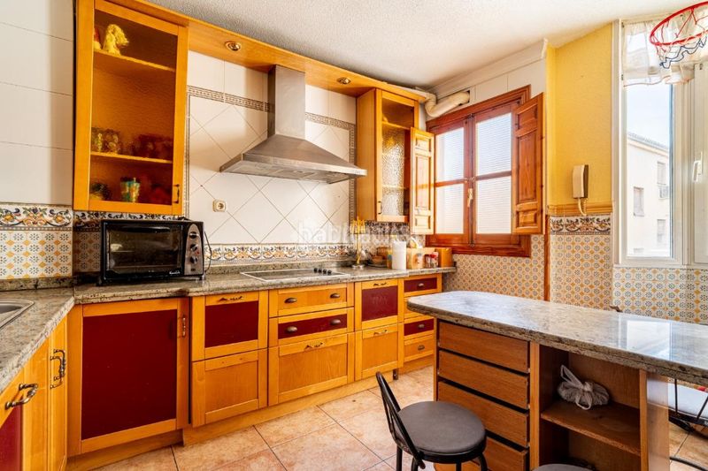 Foto f08b9c3a-2873-4ace-956c-b3fb600af99c. Casa aparellada a San Ildefonso Granada