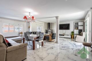 Casa en Nvar. Casa en venta en nvar