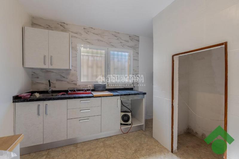 Foto e2e4ad8d-8f72-4bc3-9c51-58f8f04af700. Casa pareada casa en venta en Pulianas
