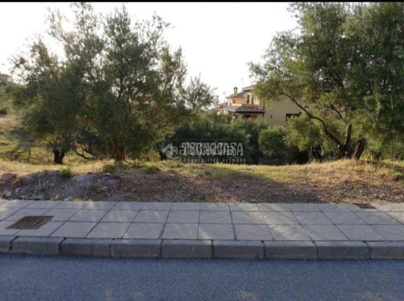 Foto ad1b8d00-5846-40d0-93cb-4c830170b14a. Terrain résidentiel dans Nívar