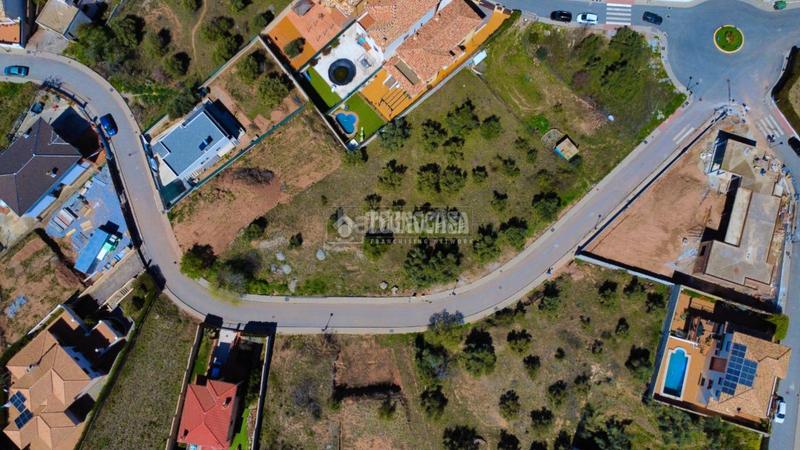 Foto adfd7748-fee2-4208-94a4-9e73802a9ce2. Terrain résidentiel dans Nívar