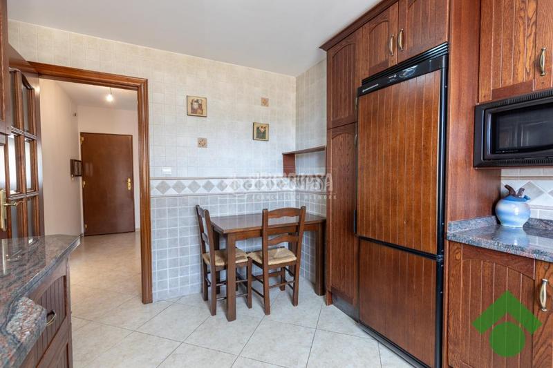 Foto b81b1cb9-8ded-4e2a-824a-497e9cf79832. Casa pareada casa en venta en Alfacar