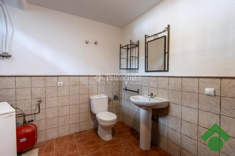 Foto b9857c9a-f429-4f42-8bf6-4d375876845f. Casa pareada casa en venta en Alfacar
